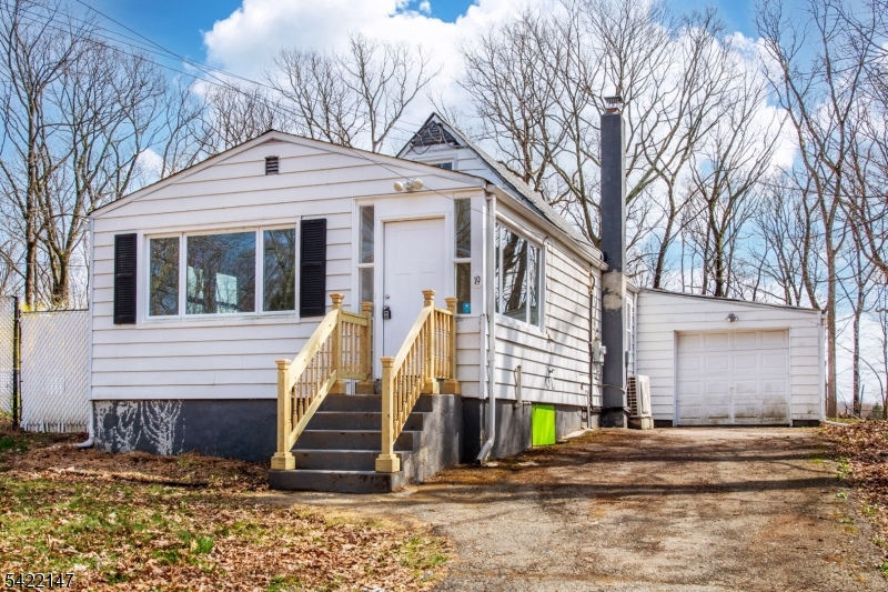 19 Homestead Road Jefferson NJ 07849