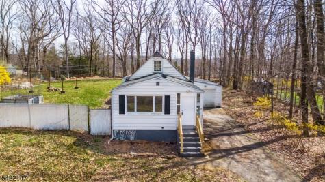 19 Homestead Road Jefferson NJ 07849