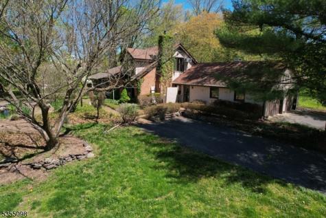 22 Pine Hill Road Delaware NJ 08559