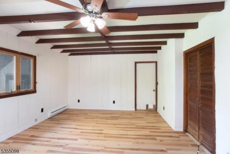22 Pine Hill Road Delaware NJ 08559