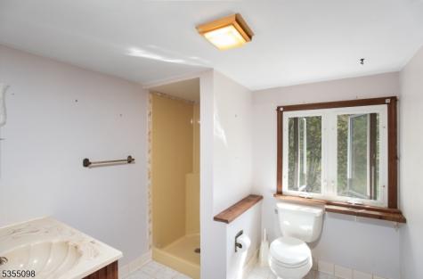 22 Pine Hill Road Delaware NJ 08559