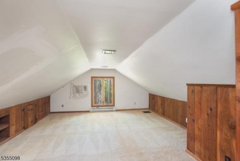 22 Pine Hill Road Delaware NJ 08559