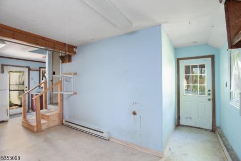22 Pine Hill Road Delaware NJ 08559