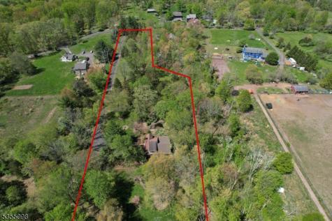 22 Pine Hill Road Delaware NJ 08559