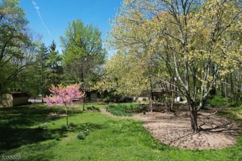 22 Pine Hill Road Delaware NJ 08559
