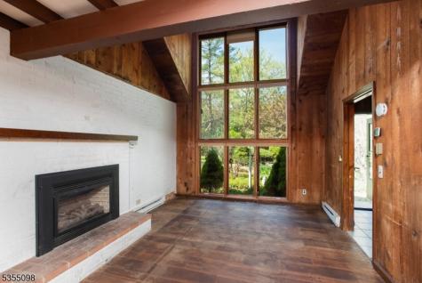 22 Pine Hill Road Delaware NJ 08559