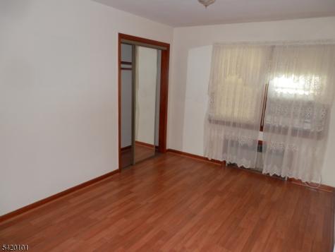 2105 Wood Avenue Roselle NJ 07203
