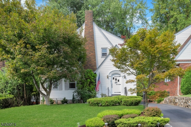 9 Sherwood Place West Orange NJ 07052