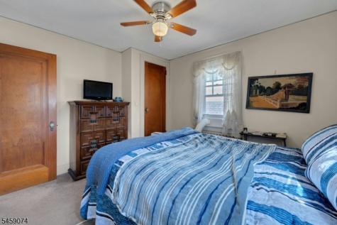 9 Sherwood Place West Orange NJ 07052