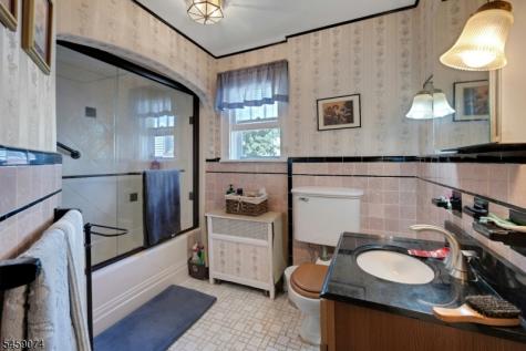 9 Sherwood Place West Orange NJ 07052