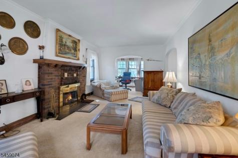 9 Sherwood Place West Orange NJ 07052