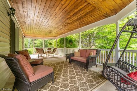 4 Drake Court Holland NJ 08848