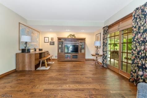 4 Drake Court Holland NJ 08848
