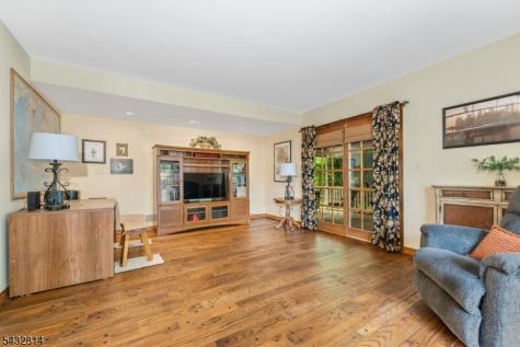4 Drake Court Holland NJ 08848