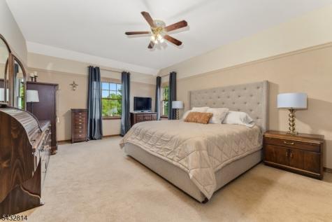 4 Drake Court Holland NJ 08848