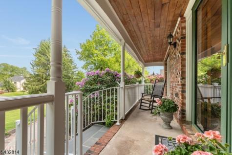 4 Drake Court Holland NJ 08848