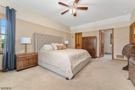4 Drake Court Holland NJ 08848
