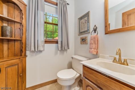 4 Drake Court Holland NJ 08848