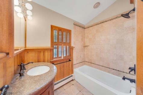 95 Wildwood Road Jefferson NJ 07438