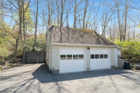 95 Wildwood Road Jefferson NJ 07438