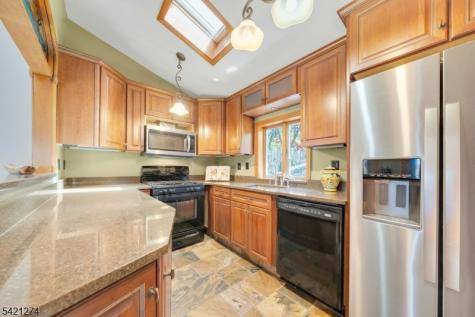 95 Wildwood Road Jefferson NJ 07438