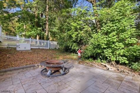 52 Lacey Avenue Long Hill NJ 07933
