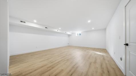 4 Hilltop Way Essex Fells NJ 07021