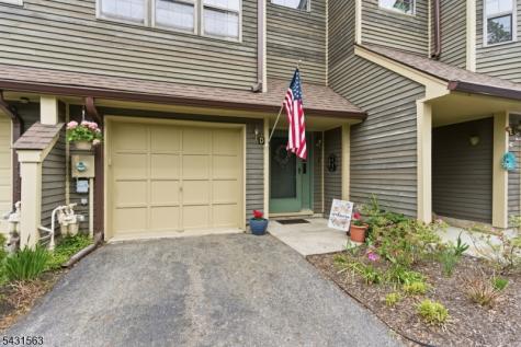 40 Lexington Lane West Milford NJ 07480