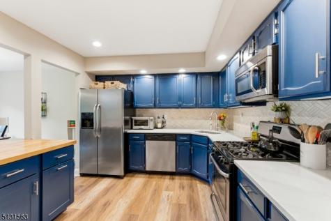 40 Lexington Lane West Milford NJ 07480