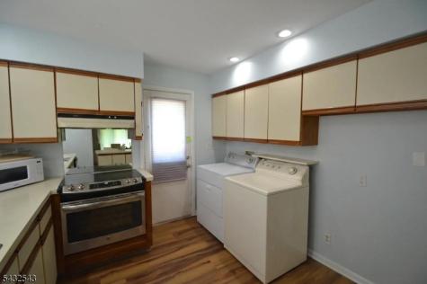 9 Pine Street Midland Park NJ 07432