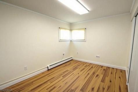 9 Pine Street Midland Park NJ 07432