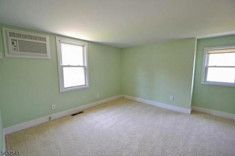 9 Pine Street Midland Park NJ 07432