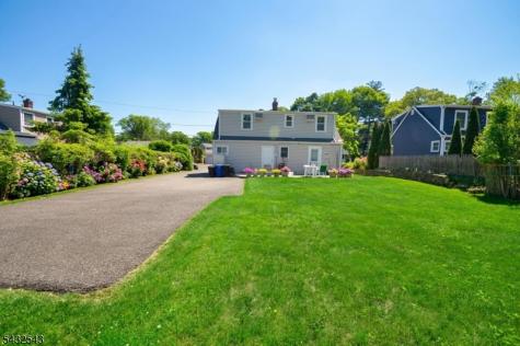 9 Pine Street Midland Park NJ 07432