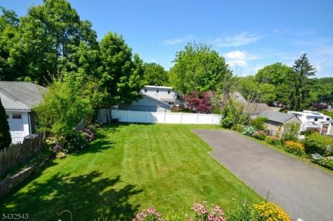 9 Pine Street Midland Park NJ 07432