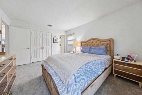2 Caryn Place Fairfield NJ 07004