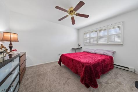2 Caryn Place Fairfield NJ 07004