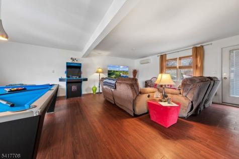 2 Caryn Place Fairfield NJ 07004