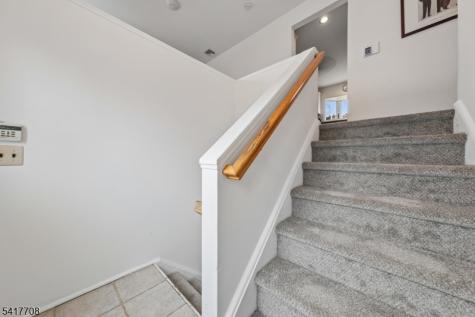 2 Caryn Place Fairfield NJ 07004