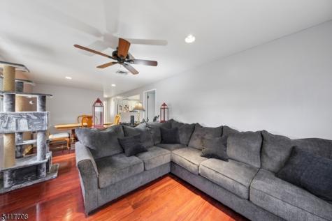2 Caryn Place Fairfield NJ 07004