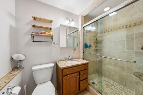 2 Caryn Place Fairfield NJ 07004