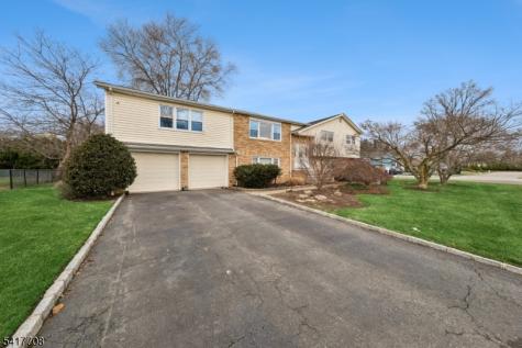 2 Caryn Place Fairfield NJ 07004
