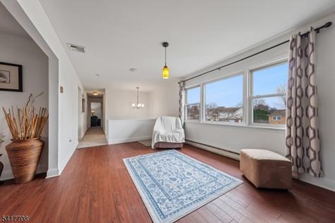 2 Caryn Place Fairfield NJ 07004