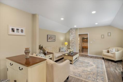 107 Kingston Road Parsippany-troy Hills NJ 07054