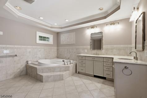 183 Church Road Holland NJ 08848