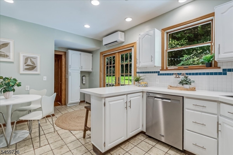 52 Warfield Street Montclair NJ 07043