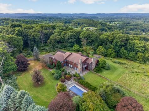 8 Springhill Road Franklin NJ 08801