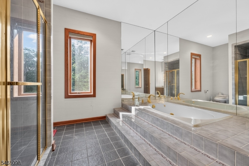 8 Springhill Road Franklin NJ 08801