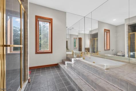 8 Springhill Road Franklin NJ 08801