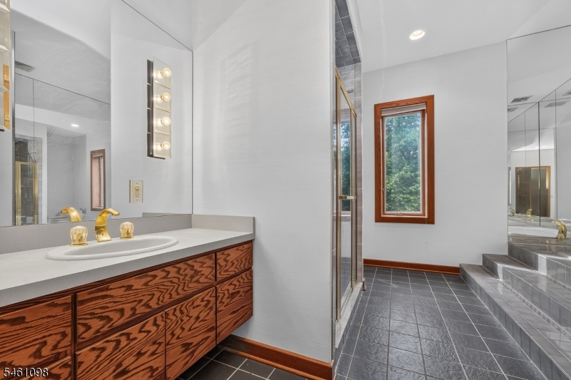 8 Springhill Road Franklin NJ 08801
