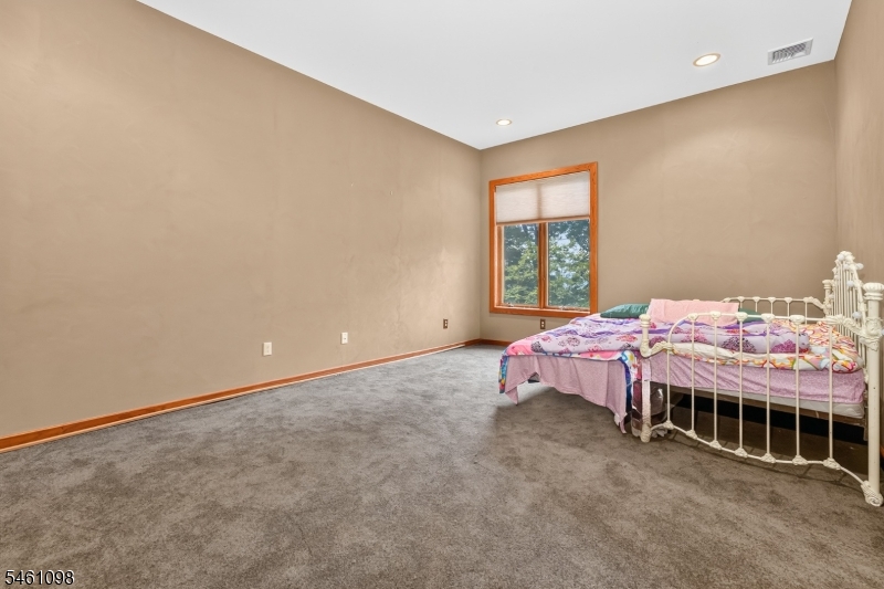 8 Springhill Road Franklin NJ 08801